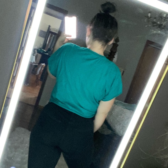 🤍T-Shirt🤍 - Picture 2 of 4